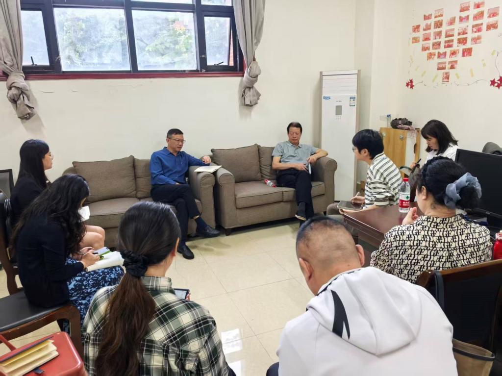 张进校长带队到通识教育学院开展专项调研