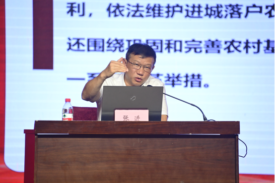 学校校长张进为智...